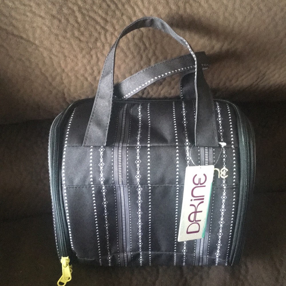 Dakine Diva Toiletry Bag in Vienna print.